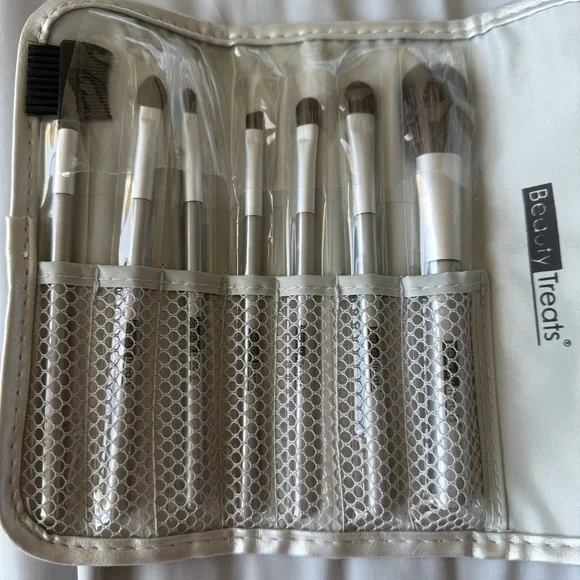 Beauty Treats Makeup Brush Set Purple and Silver Brand New - Picture 2 of 6